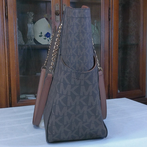 LKNW Michael Kors Signature Lg Chain Shoulder Bag GoldTone Accents(No Call Outs) - Picture 5 of 16